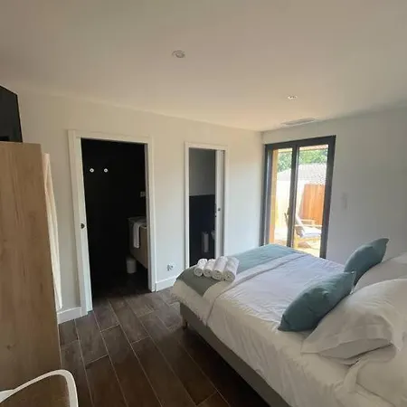 Petite Maison Proche De La Апартаменты